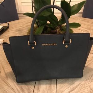 Michael Kors purse